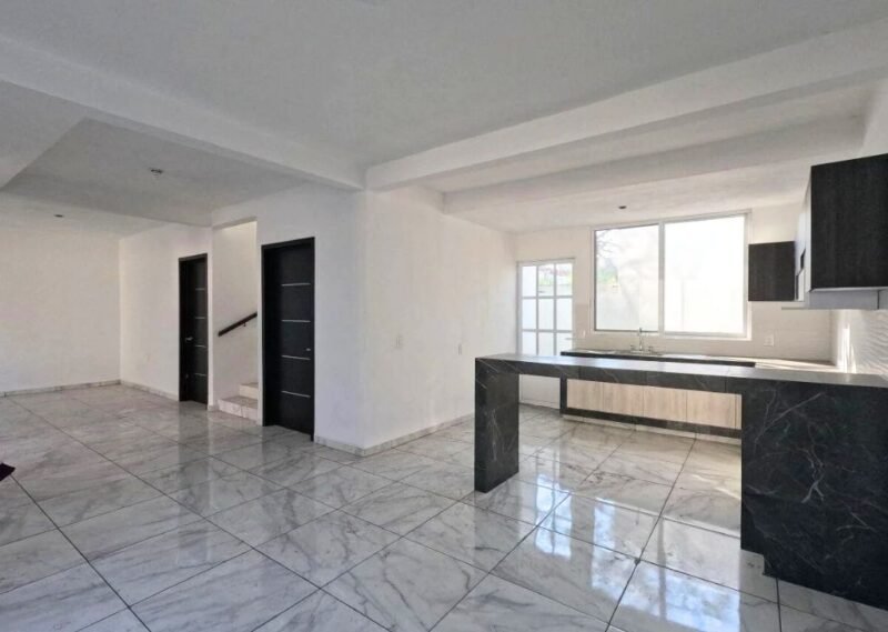 Casa Familiar con Jardín Único en Arboleda Centenario, Casasano – Cuautla