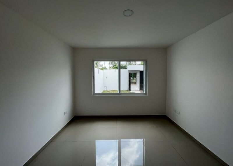 Casa Moderna de 3 Recámaras con Acabados de Lujo y Recámara en Planta Baja | Cuautla, Morelos